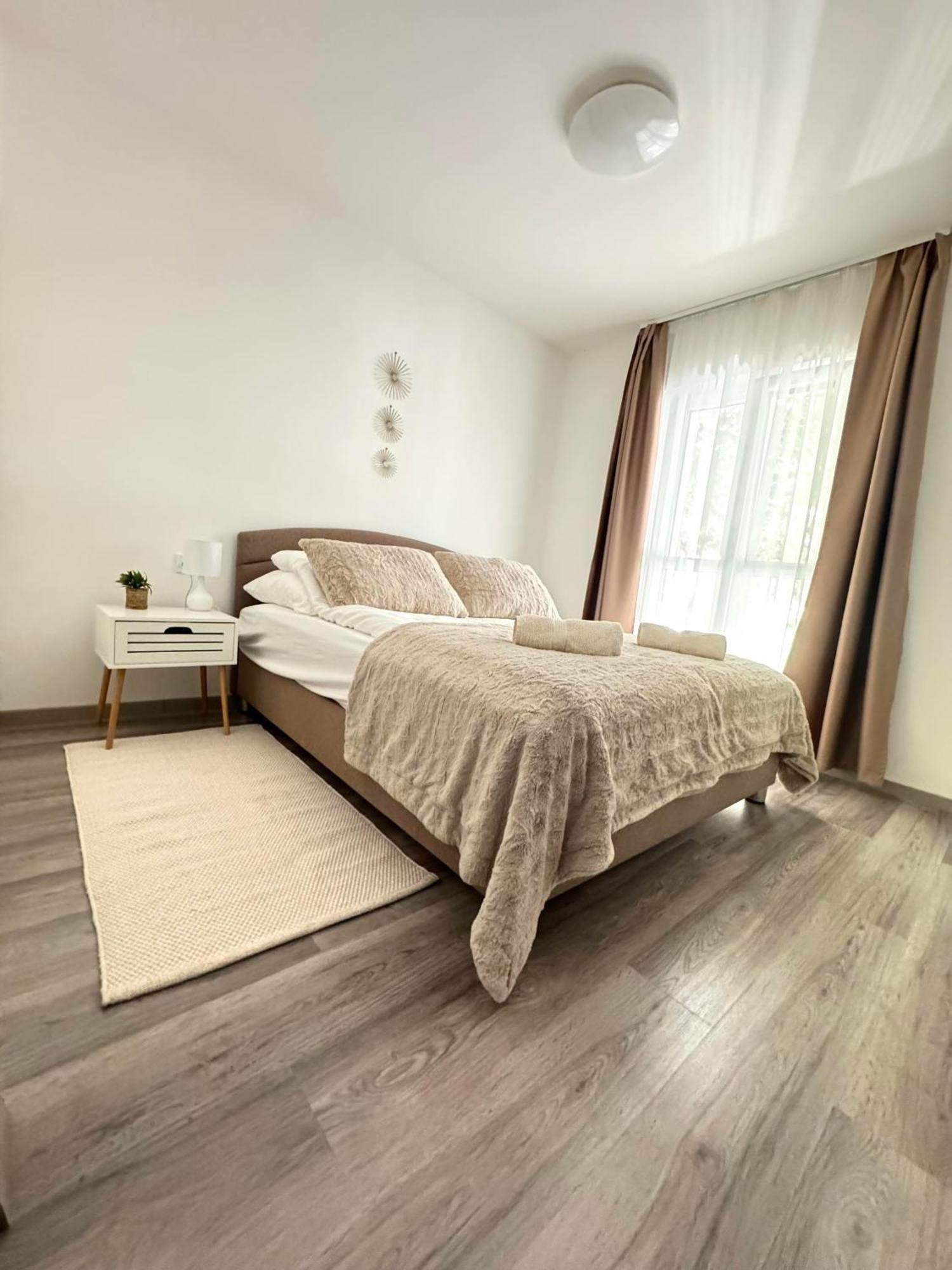 Sunsuite Szeged Exterior foto